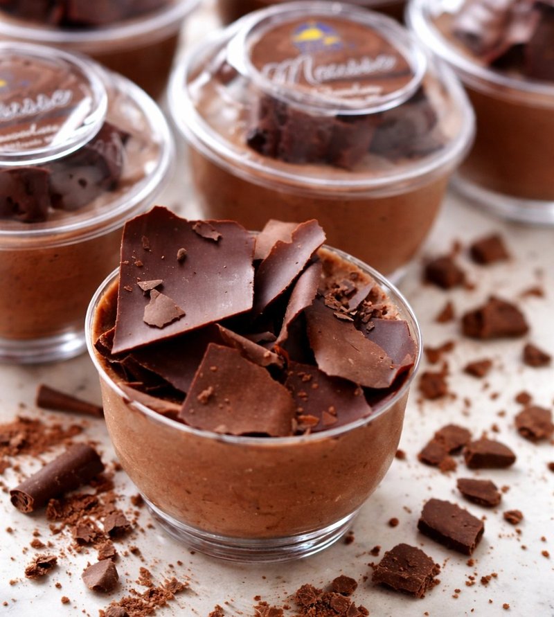 Mousse de chocolate, exemplo de sobremesa aerada sensível ao congelamento Mousse de chocolate: exemplo de por que claras em neve não congelam bem quando batidas para dar leveza