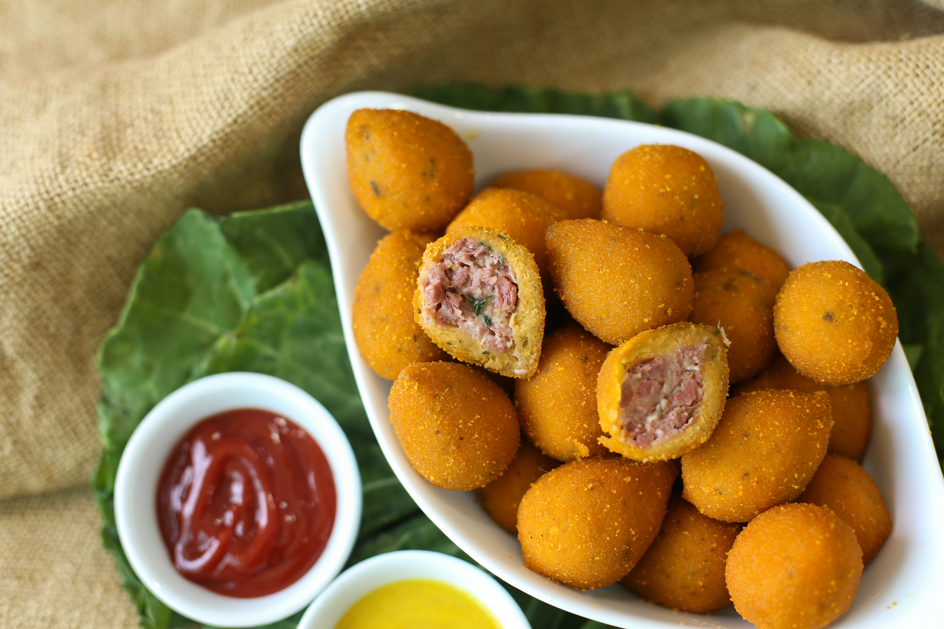 coxinha vegana de calabresa de soja com queijo